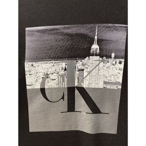 Calvin Klein Men's Sweater Large Long Sleeve Pullover NYC Silkscreen Black Large